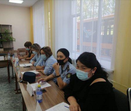 Кәмелетке толмағандардың істері жөніндегі комиссияның отырысы - Заседание комиссии по делам несовершеннолетних